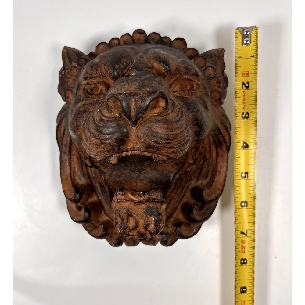 lion head striking pair